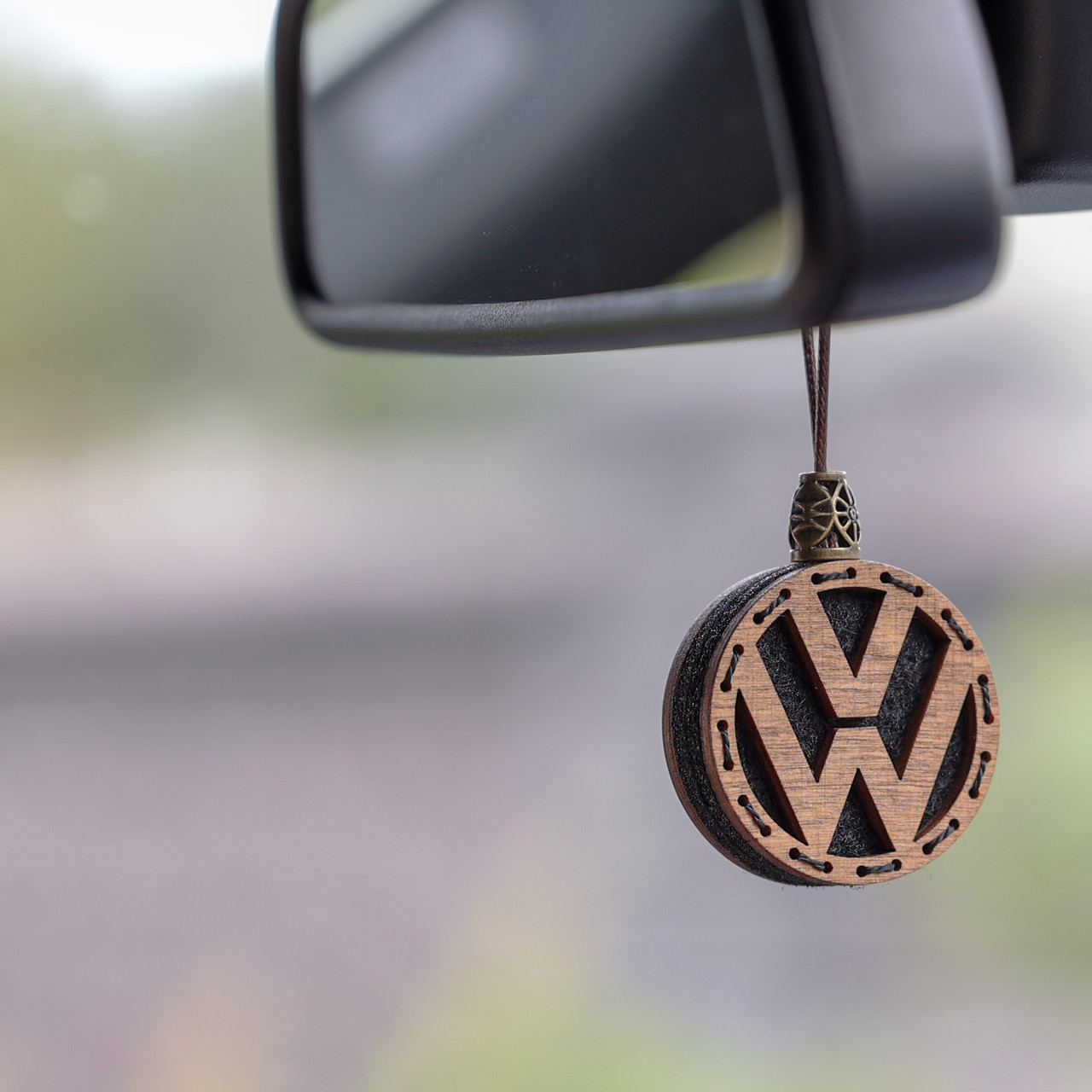Ароматизатор дерев'яний в машину Volkswagen ручної роботи, 5 см.