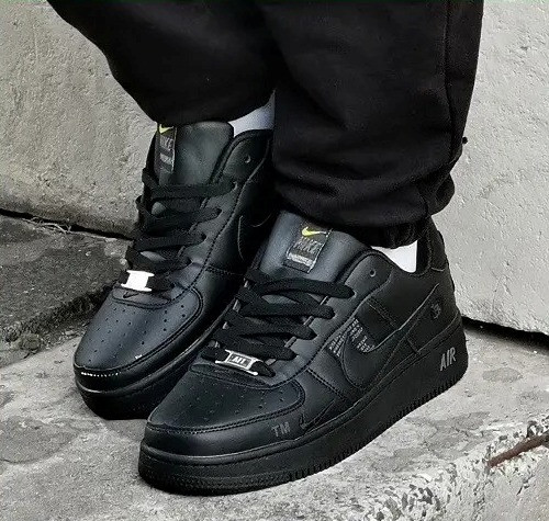 Nike Air Force Total Black