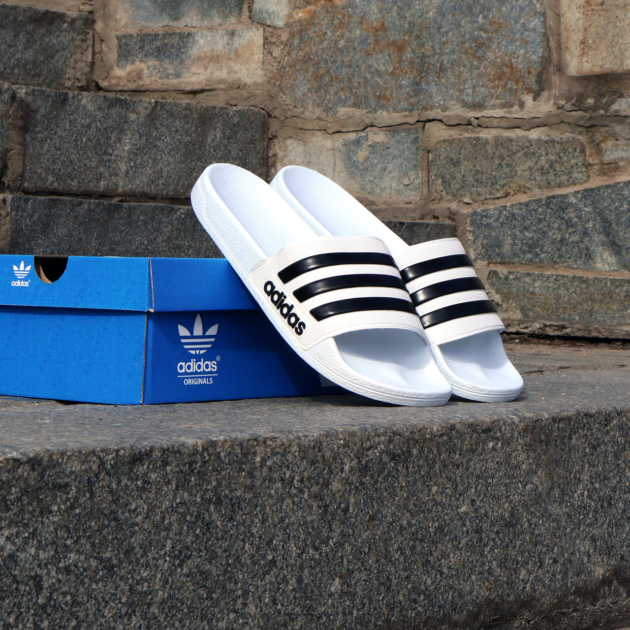 РОЗПРОДАЖ Adidas сланці капці шльопанці білі, фото 1