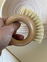 Щіточка з бамбуковою ручкою для чищення ротангових форм від муки та для посуду