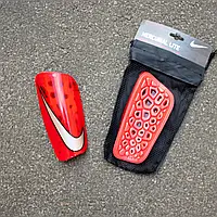 Футбольные щитки Nike Mercurial Lite Red