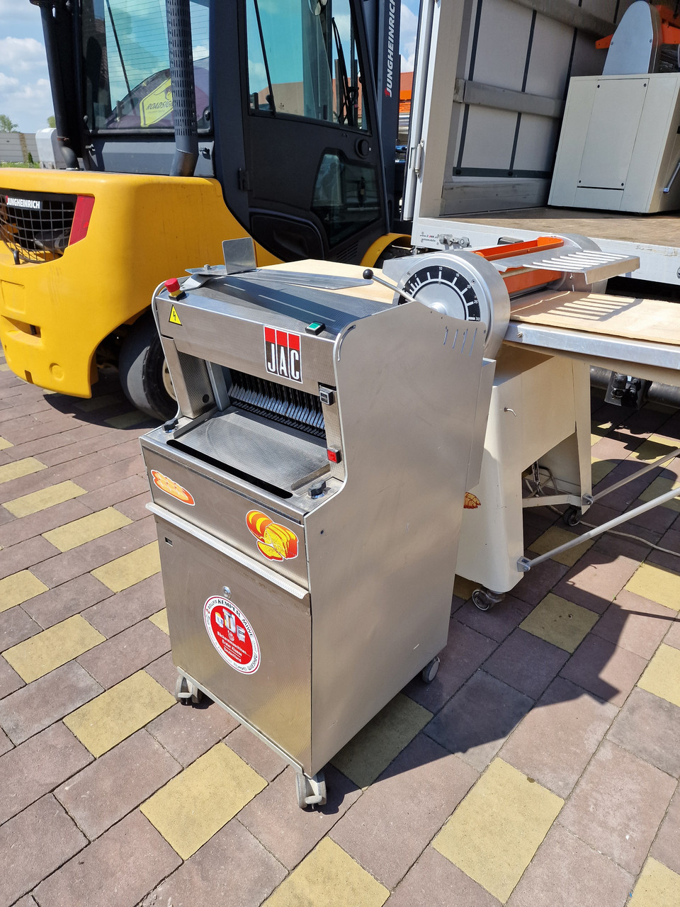 Хліборізка JAC професійна NEU професійна