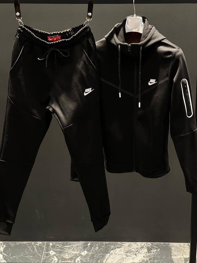 

Чёрный мужской спортивный костюм Nike Tech Fleece, Черный