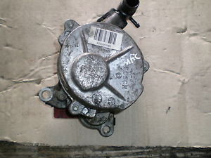 Вакуумний насос 2.0 DCI OPEL VIVARO 00-14 (ОПЕЛЬ ВІВАРО) 8200797164 8200683982