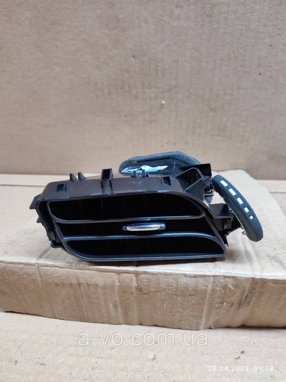 Дефлектор повітряний правий Citroen c3 a1092113, фото 1