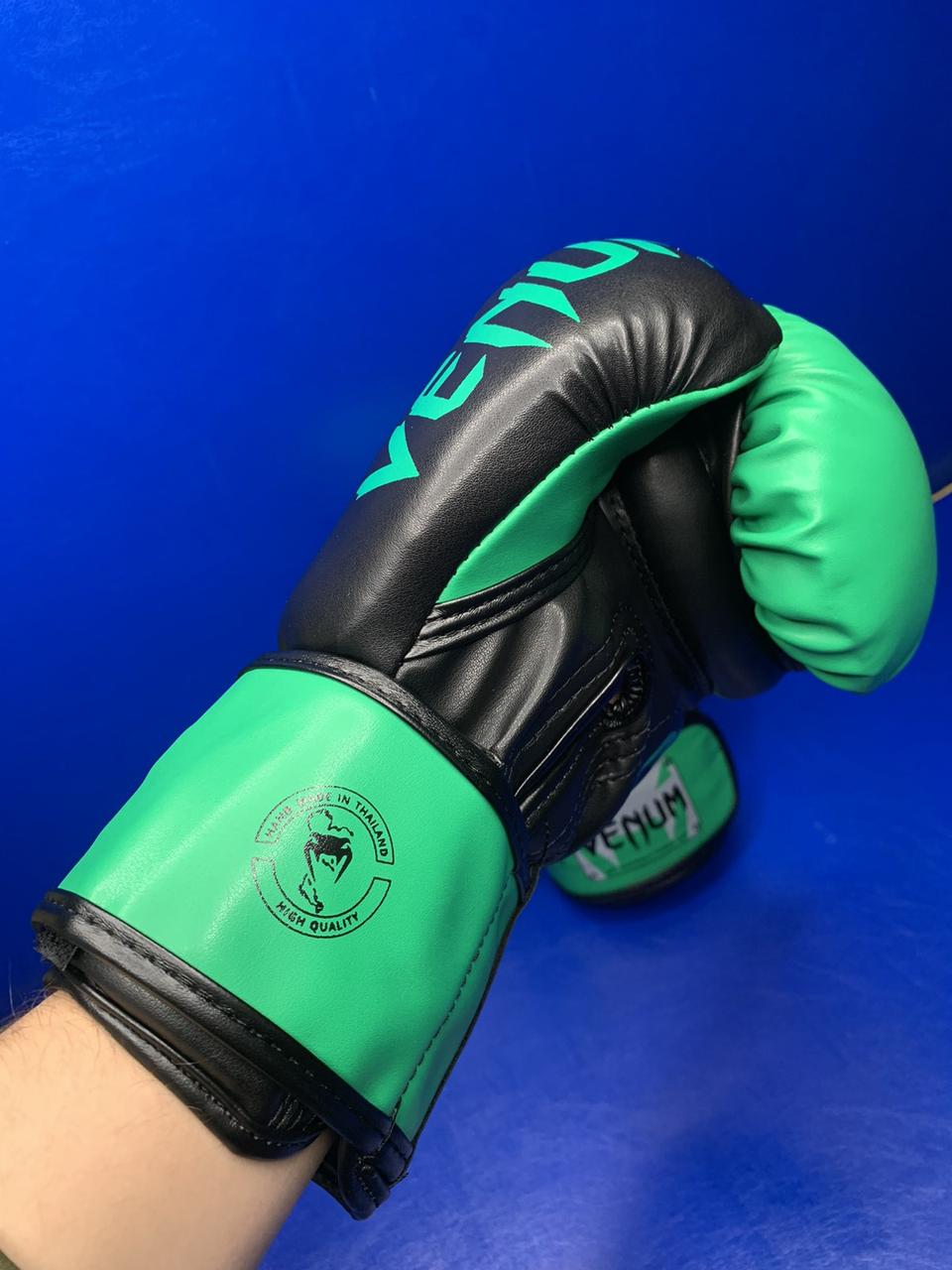Боксерские перчатки стрейчевые Venum 10-12 унций, битки для бокса, зеленые - фото 2 - id-p1839786817