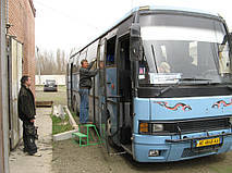 Изготовление и замена лобового стекла на автобусе Икарус365, IKARUS 366 в Никополе (Украина) 2