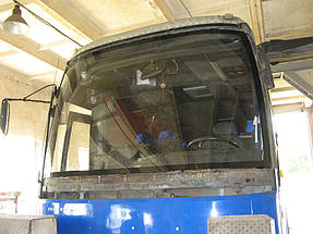 Изготовление и замена лобового стекла на автобусе Икарус365,  IKARUS 366 в Никополе (Украина) 8
