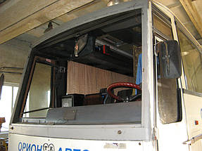 Изготовление и замена лобового стекла на автобусе TAM 260 в Никополе (Украина) 2