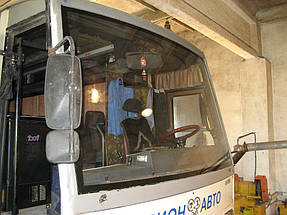 Изготовление и замена лобового стекла на автобусе TAM 260 в Никополе (Украина) 7