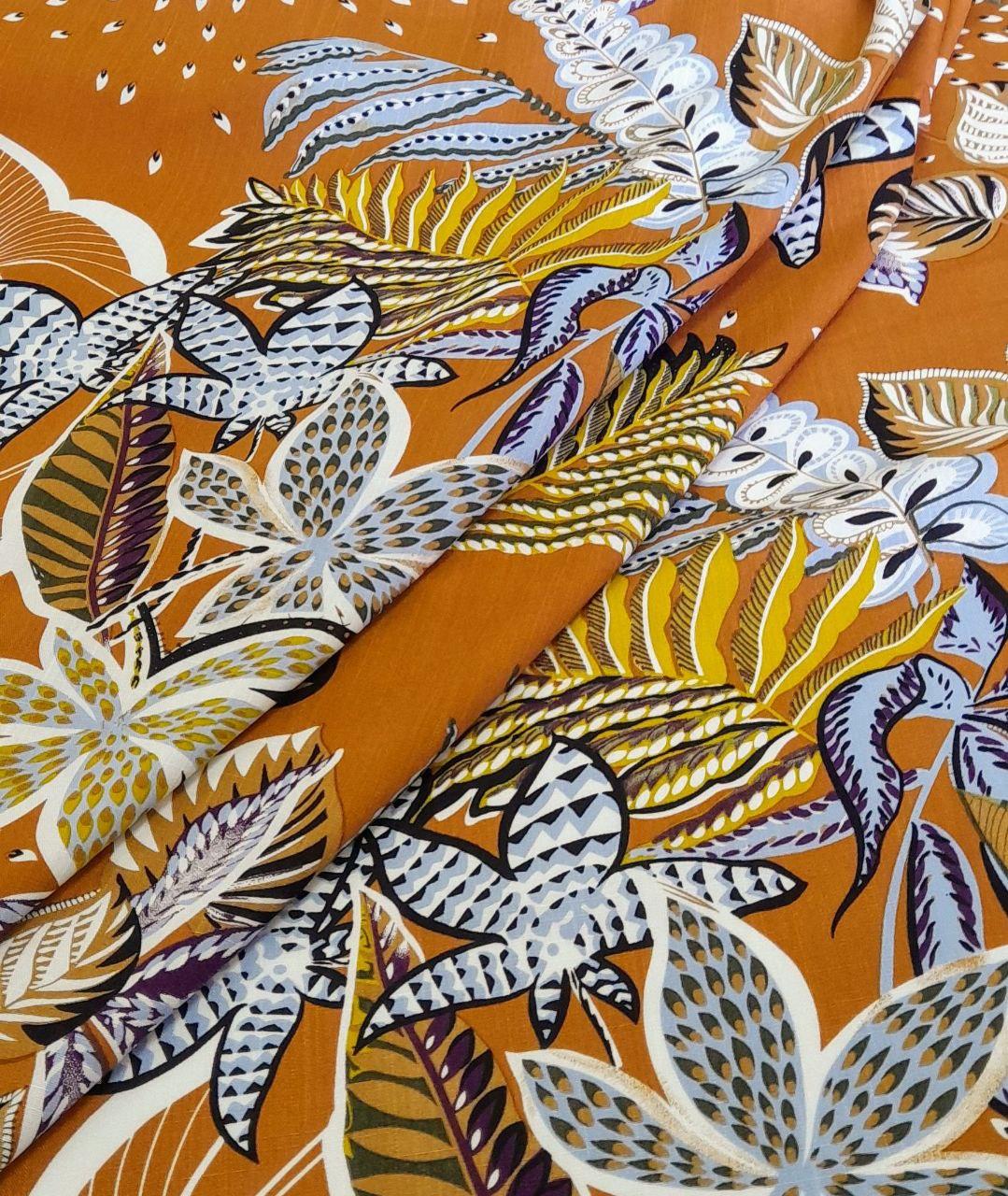 Штапель принт  квіти на цегляному фоні, фото 1