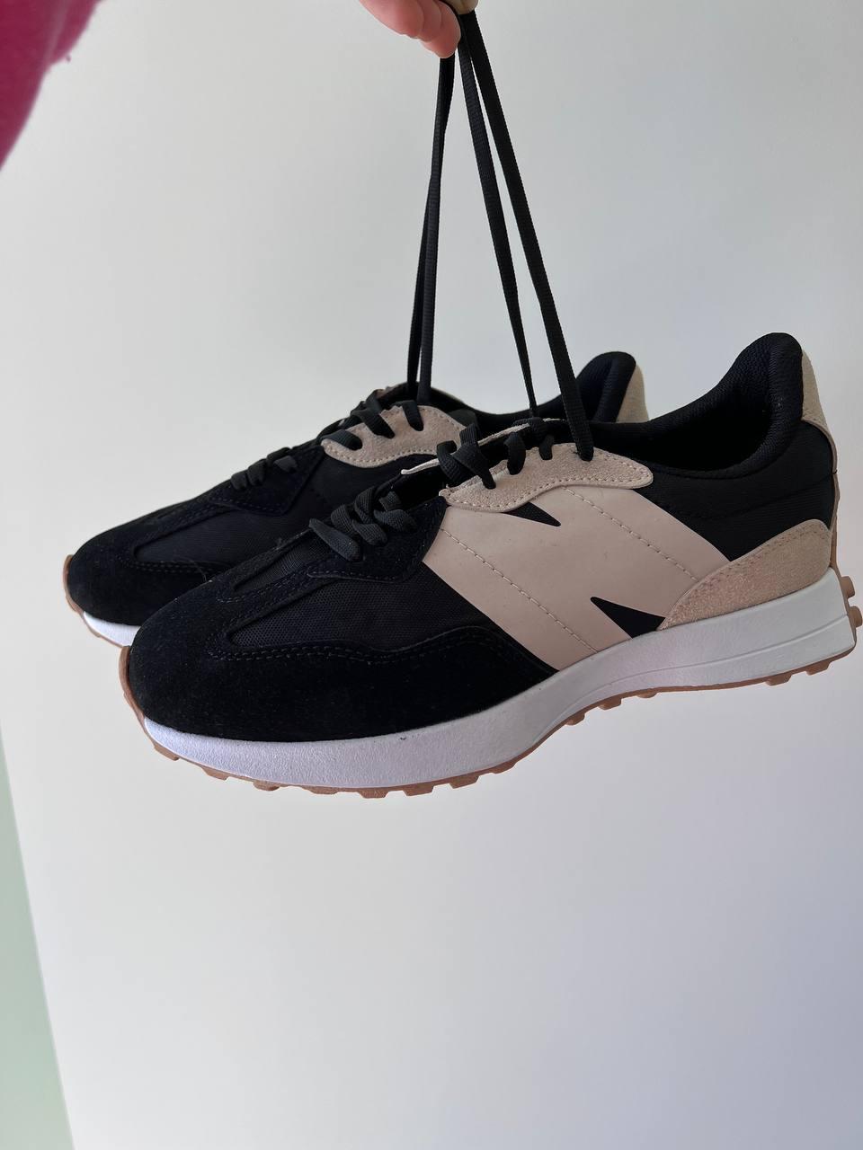 Стильні жіночі кросівки Нью Беленс 327. Круті жіночі кроси New Balance 327.