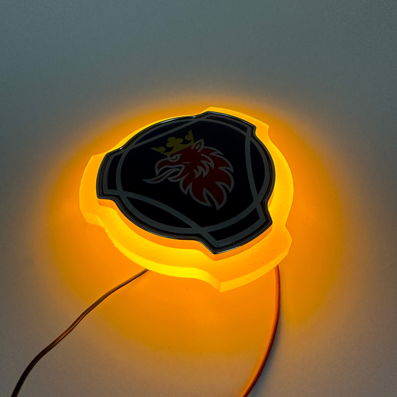 Емблема з підсвіткою SCANIA LED 001 Жовта, фото 1