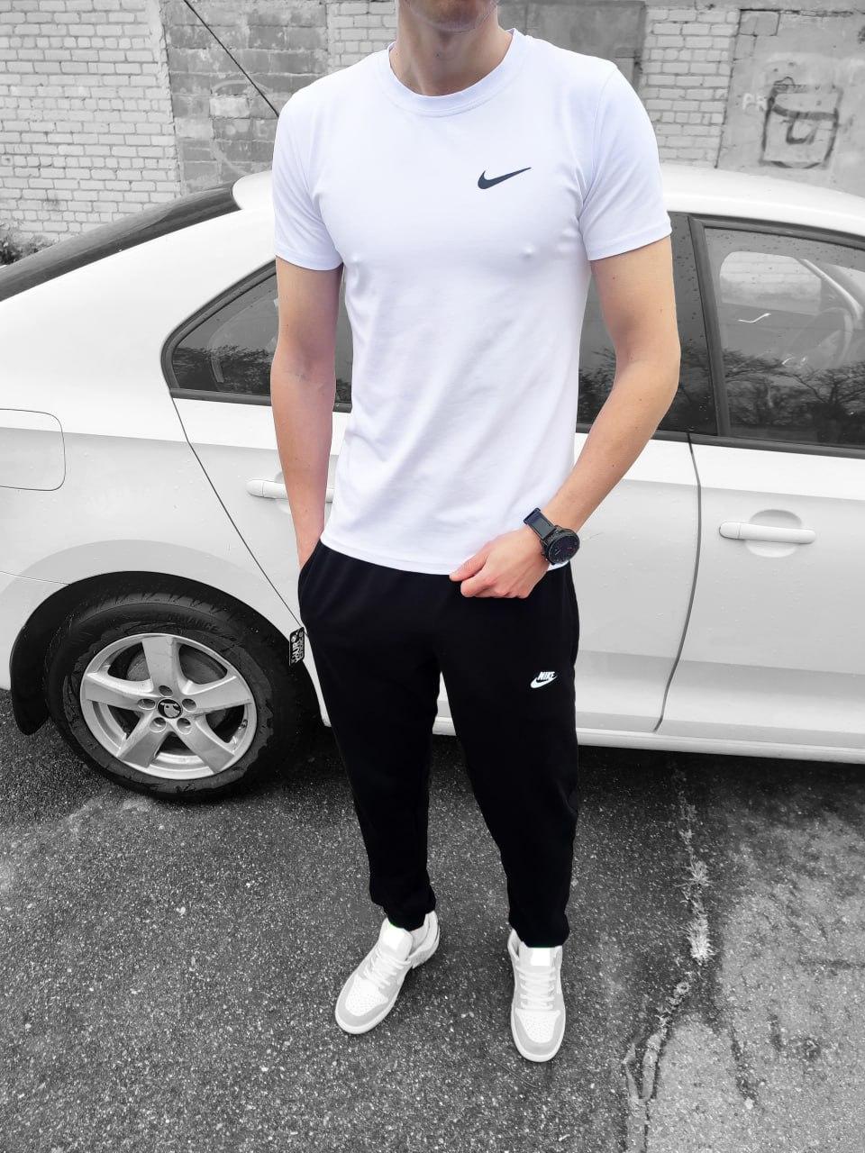 Чоловічий літній костюм Nike Футболка + Штани чорно-білий ⁇ Спортивний комплект Найк на літо