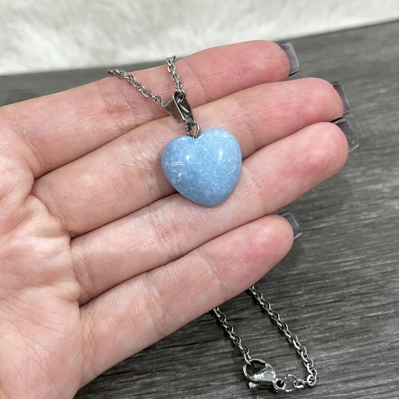 Натуральний камінь Блакитний Аквамарин кулон у формі міні сердечка на ланцюжку - оригінальний подарунок дівчині