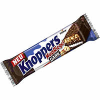 Батончик с лесным орехом Knoppers Nuss Riegel Dark 40g