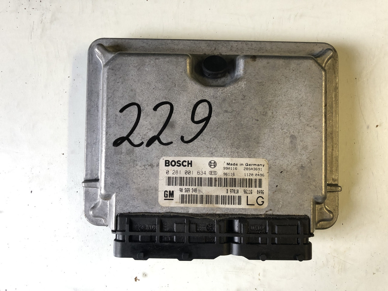 Блок керування двигуном ЕБУ Vectra B 2.0DTI 0281001634 90569348 No229