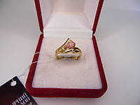 Золотое женское кольцо з розовым кварцем. Размер 16 Новое