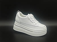 Білі кросівки. Маленькі розміри (34).