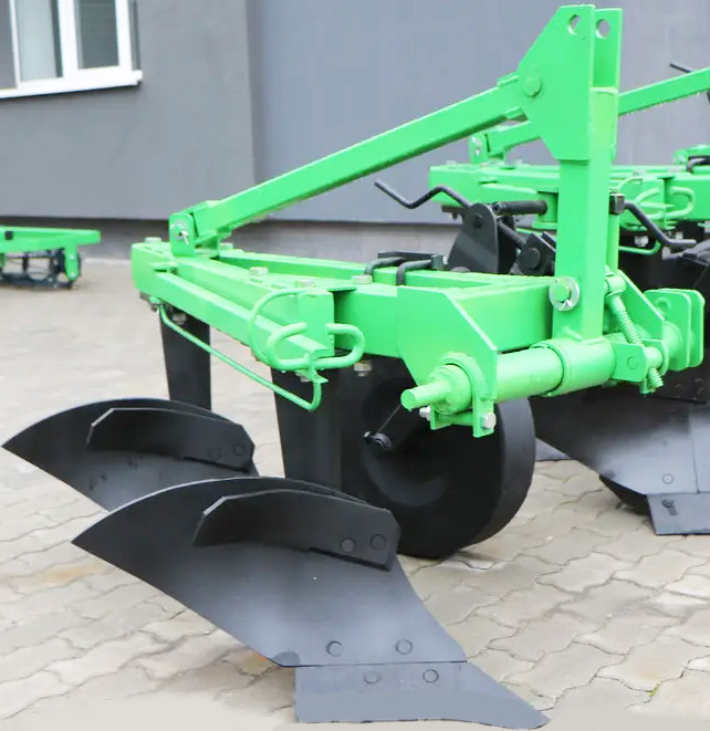 Двокорпусний плуг 2-25 важкий Бомет до трактора потужністю від 28 к.с. (глибина оранки до 30 см, ширина - 50 см), фото 1