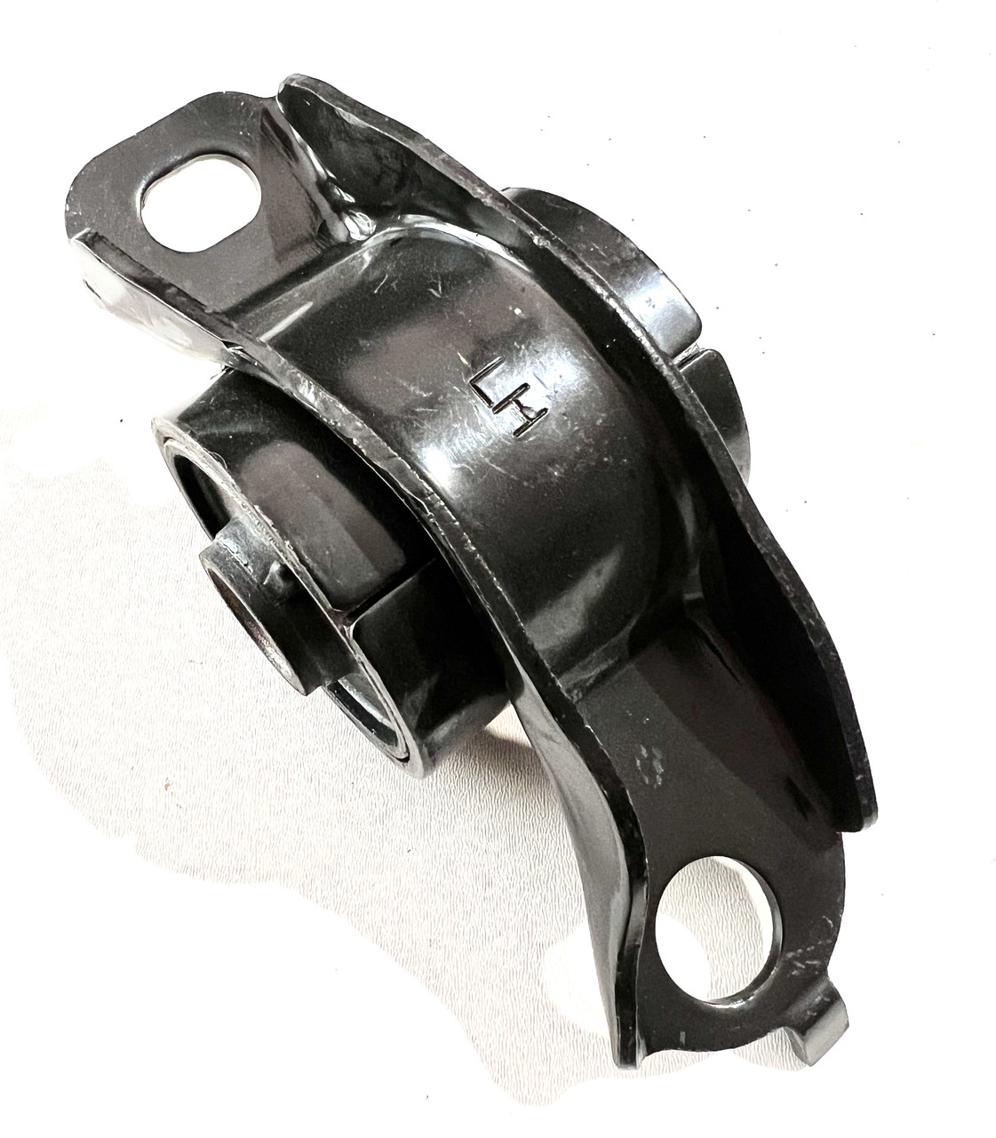 Сайлентблок переднього важеля з кронштейном лівий Mazda 626 GE (1992–1997), фото 1