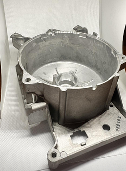 Кришка (ліва) статора бензогенератора ET-950 (з підшипником 6204) (KG-8057)