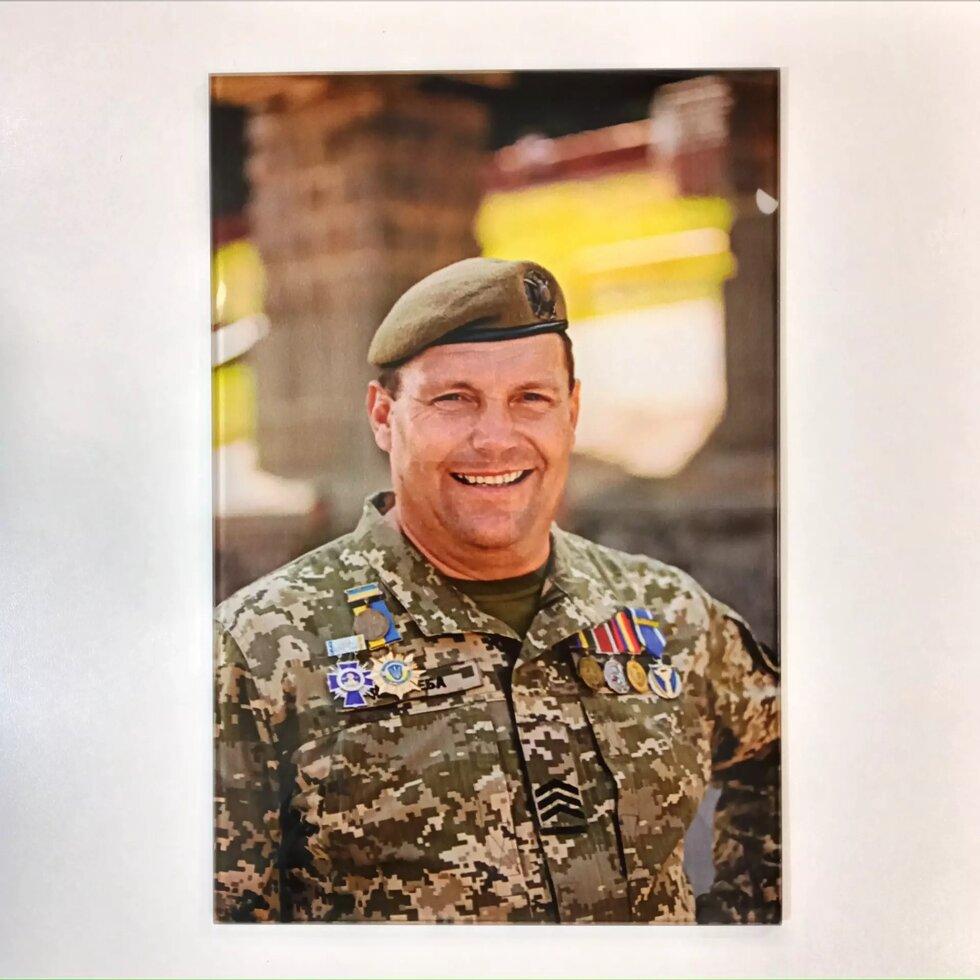 Портрет на пам'ятник на склі для військовослужбовця, фото 30х40 см, товщина 6 мм, без кріплень, фото 1