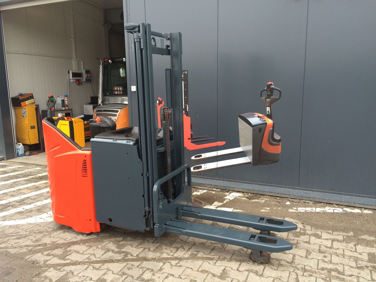 Штабелер електричний самохідний LINDE L 12 HP 1,2т 2.9м 2009 р, фото 1