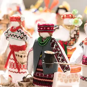 64- виробництво вишитого одягу