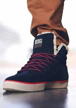 Adidas кросівки зимові