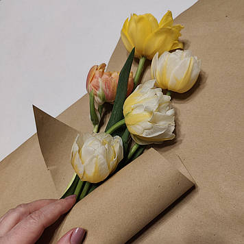 Крафтовий папір для пакування квітів у рулонах 0.84*50 м, щільність 90 г/м2
