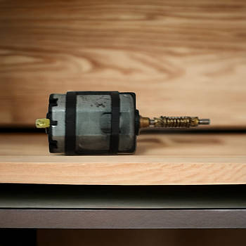 Мотор редуктора б/у на кавомашину Saeco viena