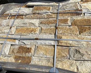 Плитка фасадна "Скеля" з каменю пісковика