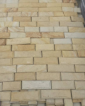 Плитка фасадна з пісковика рустована (зі сколом по периметру)