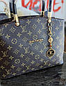 Коричнева жіноча сумка саквояж LV з ручками, Молодіжна модна брендова красива сумочка коричневого кольору, фото 6