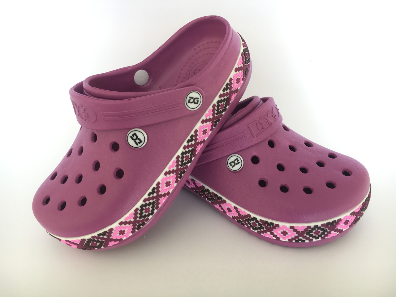 Сабо жіночі крокси з вишиванкою Dago Style бузкового кольору Dago 422-22, фото 1