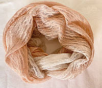 Ажурный персиковый шарф снуд-хомут