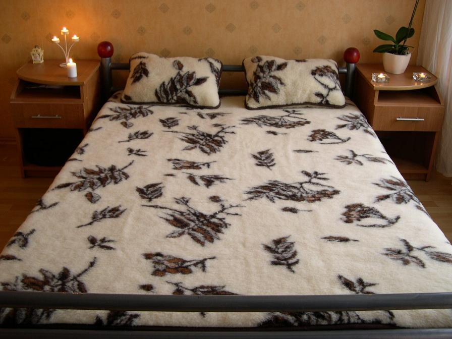 Шерстяное одеяло полуторное "Кленовые листья" - фото 1 - id-p1847052889