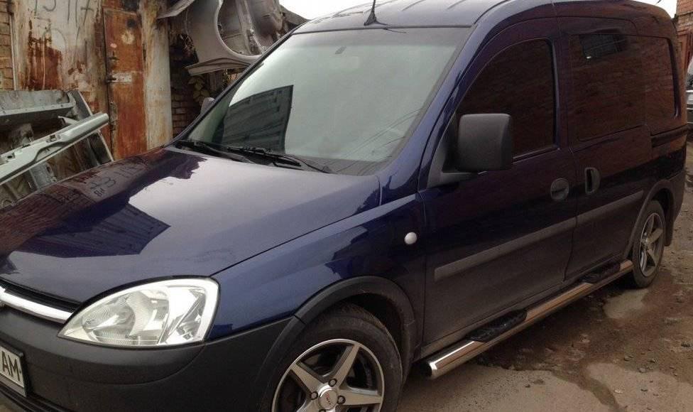 Бічні пороги труби D60 на Opel Combo C 2001-2011 Пороги труба з проходом для Опель Комбо, фото 1