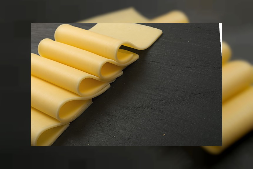 Сыр твёрдый Gouda Mlekopol нарезанный пластинками 400г (Польша) - фото 3 - id-p1847173095