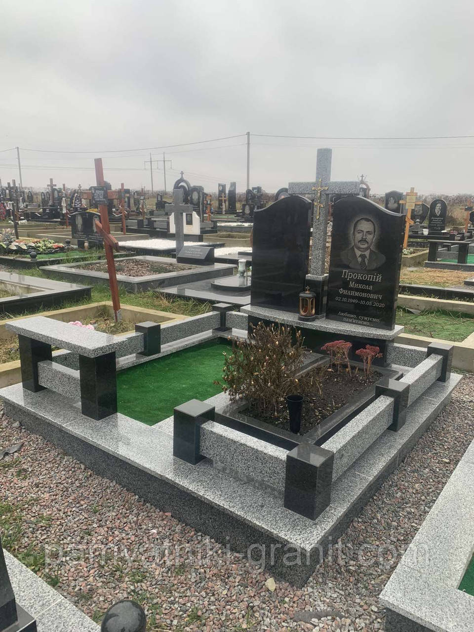 Одинарні пам’ятники з граніту Жіттомір (Образці No232)
