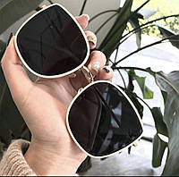 Имиджевые солнцезащитные очки женские квадратной формы в белого цвета