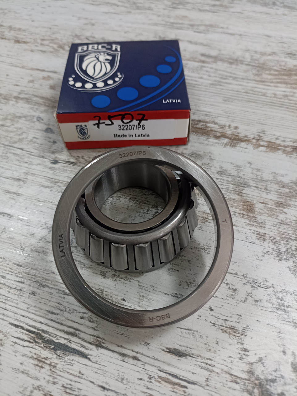 Подшипник 7507 (32207JS)