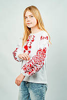 Молодіжна симпатична підліткова вишиванка для дівчаток біла з українським орнаментом, ошатна
