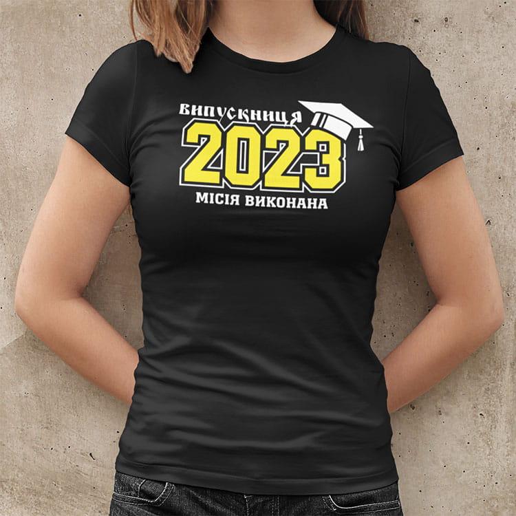 Жіноча чорна футболка Випускниця 2023