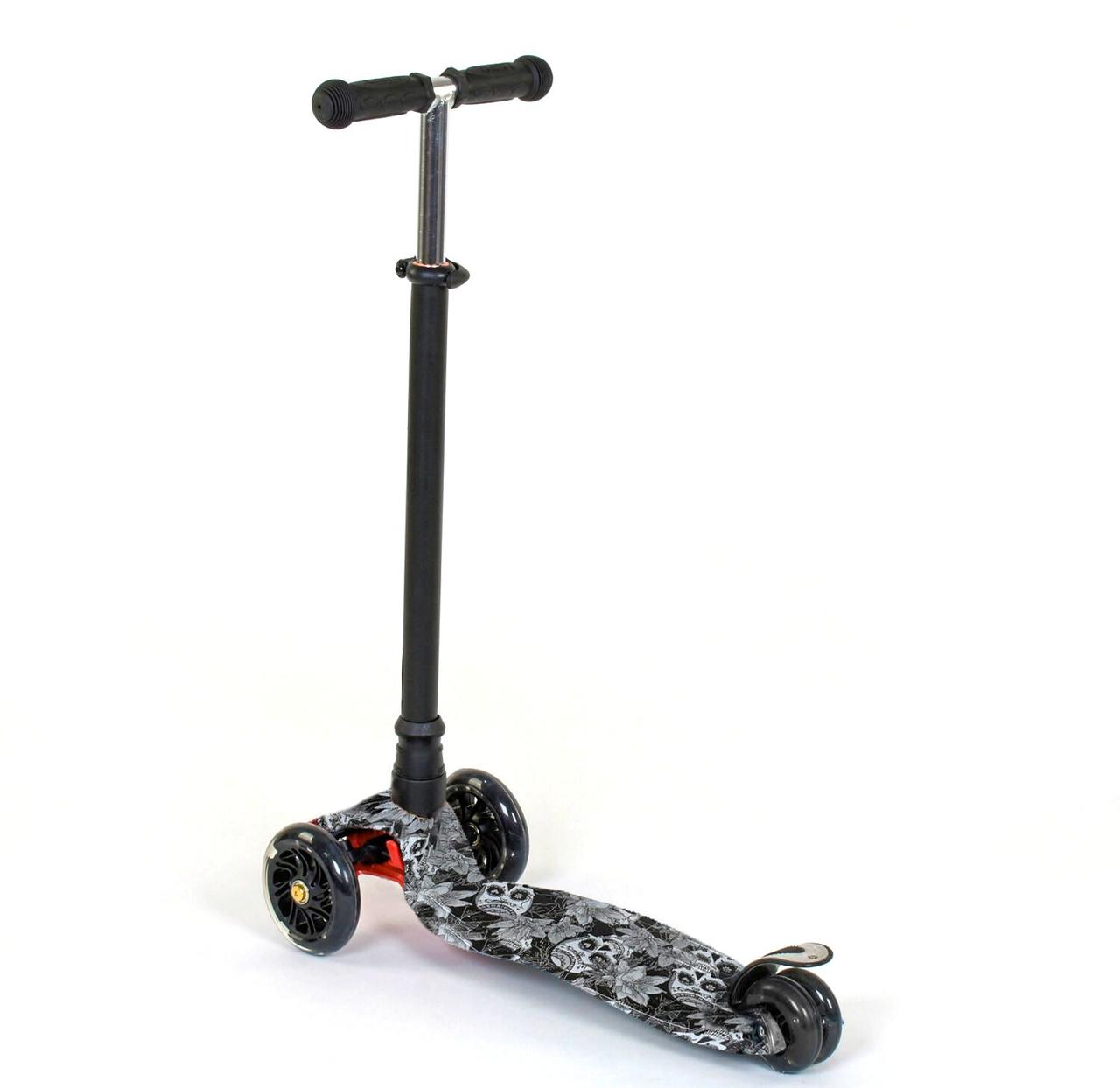 Best Scooter Maxi дитячий триколісний самокат з світяться колеса (черепа)