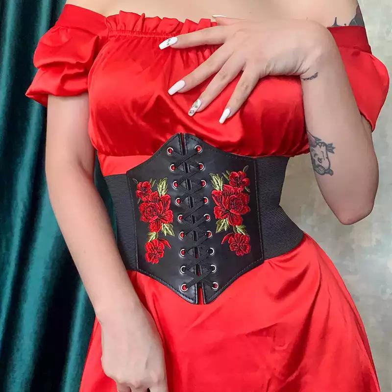 Ремінь жіночий широкий із вишивкою в українському стилі з трояндами на шнурівці екошкіряний масивний корсет гумка