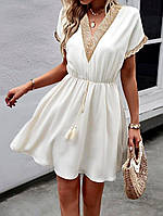 Женское летнее молочное платье короткое с кружевом