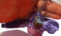 Іграшка хутро мавпа гібон орангутанг палець у рот брелок киплінг Kipling темно-фіолетове ім'я бирка номер