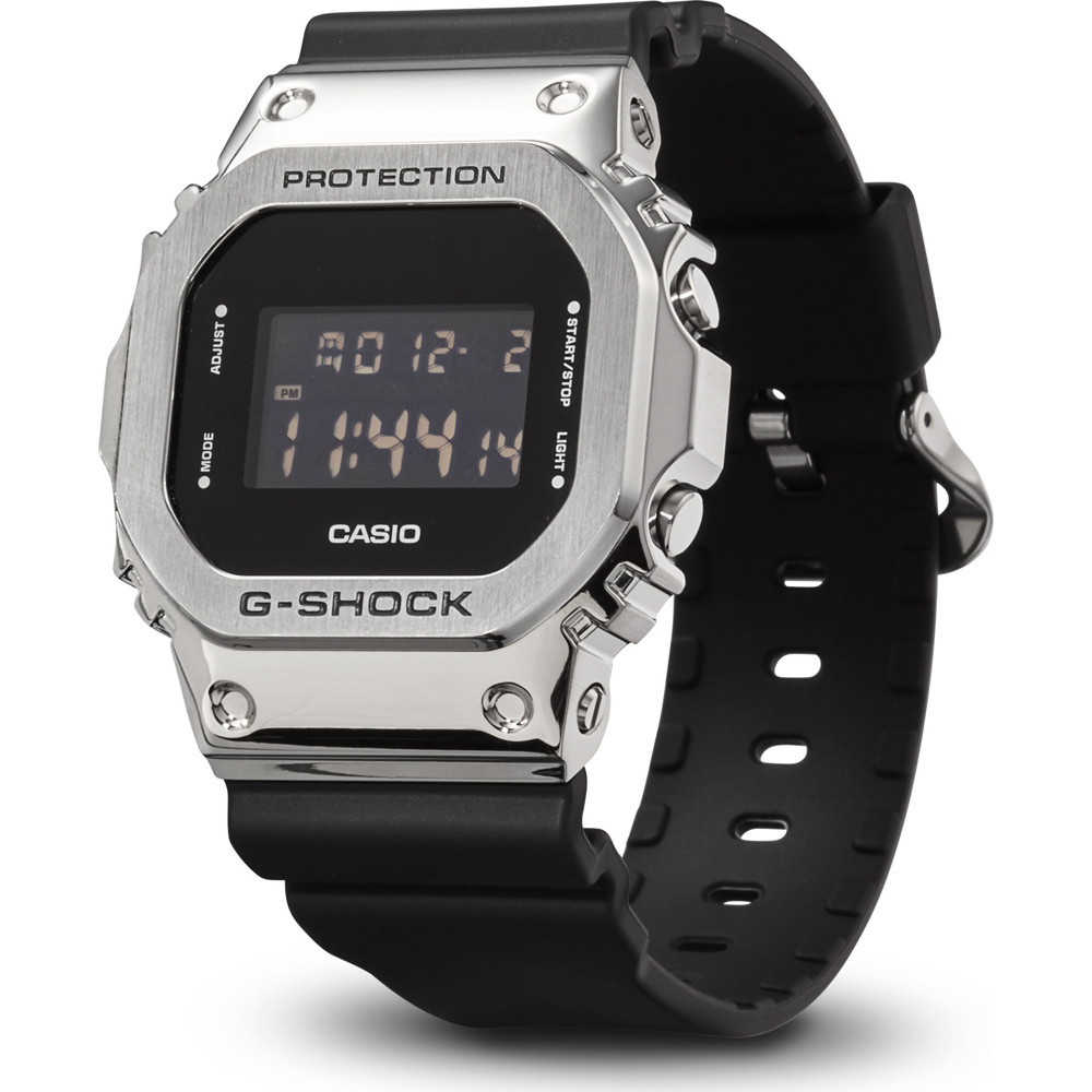 Наручні годинники чоловічі Casio G-Shock GM-5600-1ER з полімерним ремінцем